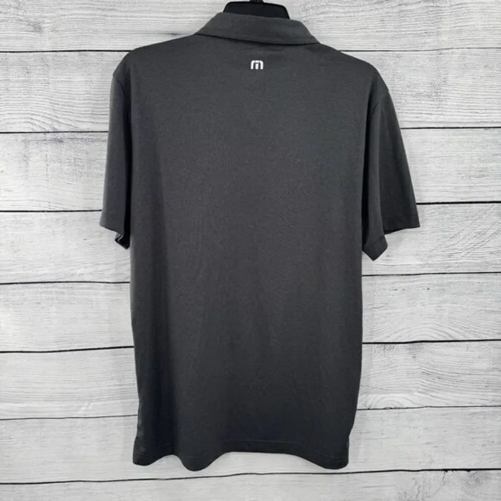 Travis Mathew Golf Polo Shirt Mens Size Medium Gray Short Sleeve Polyester‎ Logo